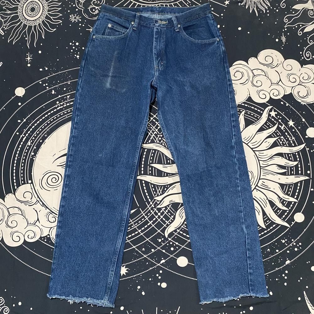Wrangler Straight Jeans Mens 32x32 Blue Cotton Denim Relaxed Frayed Hem Workwear